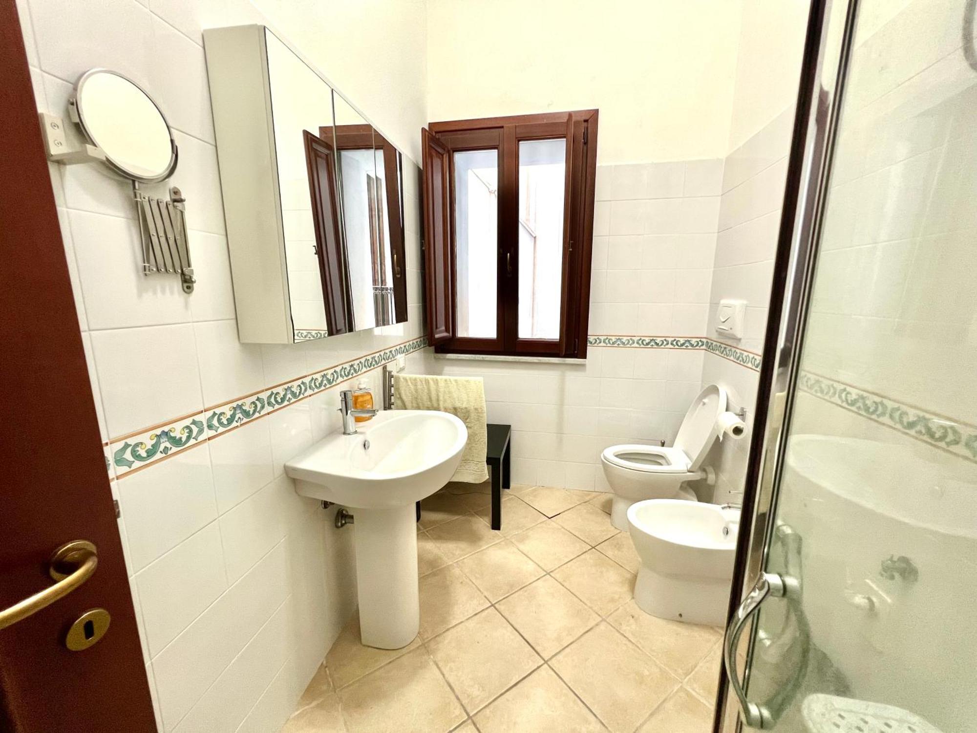 Sardinian Gallery Corso Bosa Bilik gambar
